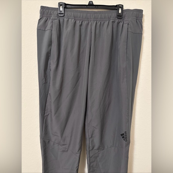 NEW Adidas Men's Aeroready Training Pants Regular Fit Tapered Leg Grey Size 2XL - Picture 3 of 9